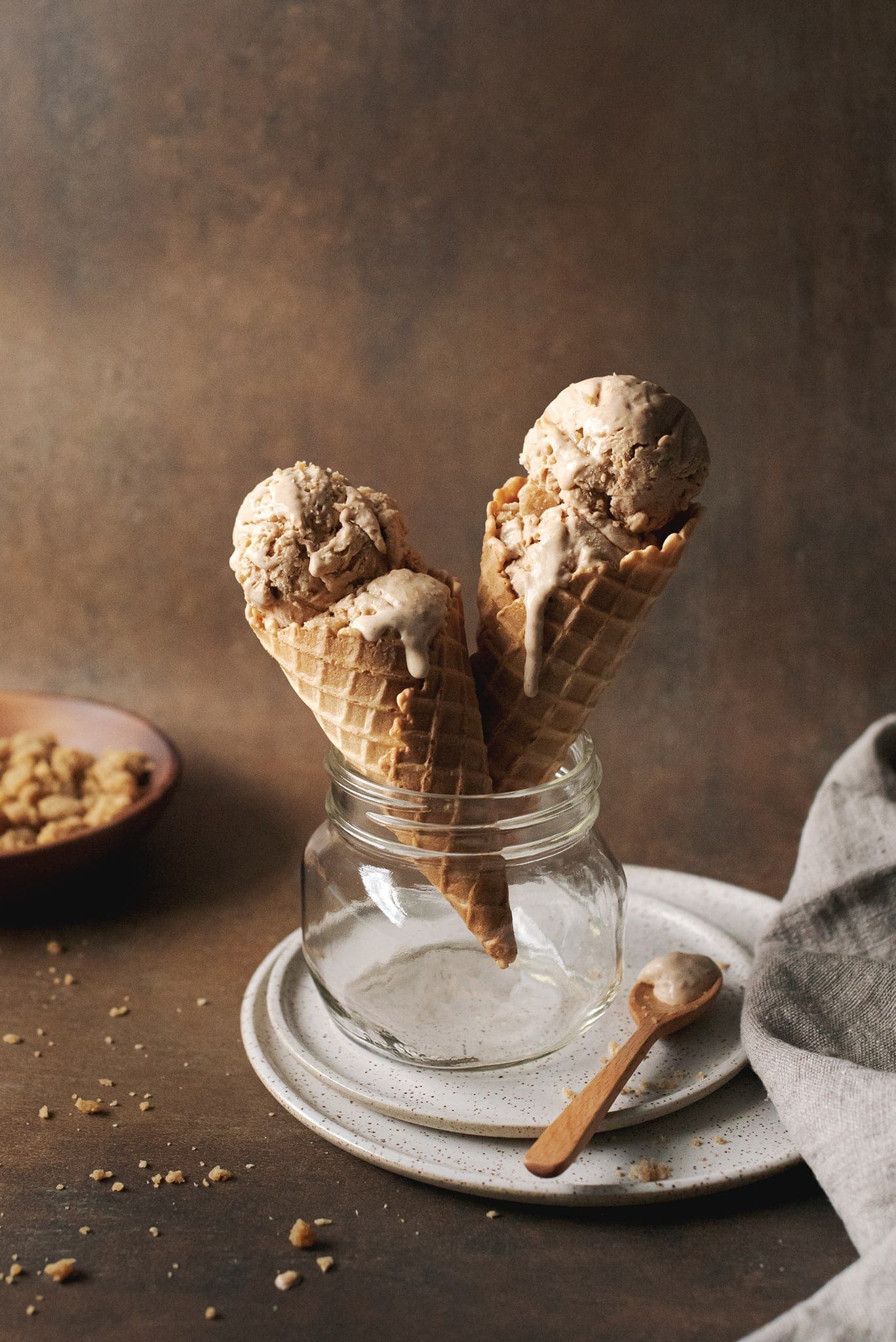 Pumpkin pie ice cream in waffle cones